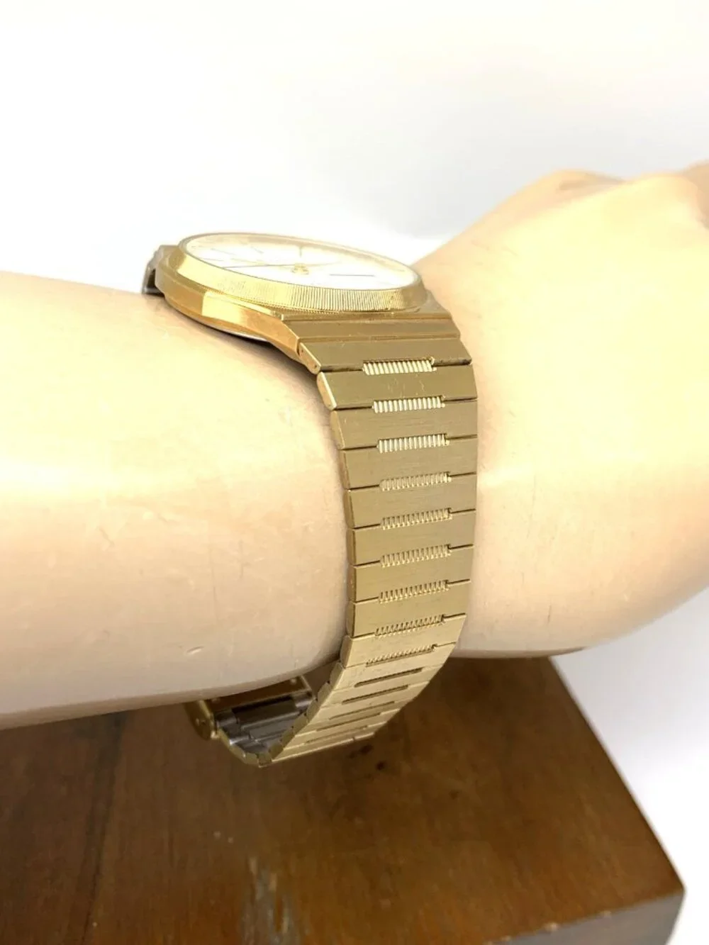 Bulova Men's Watch Vintage 1983 P3 Swiss Quartz Day Date 82392 Gold Steel 32mm